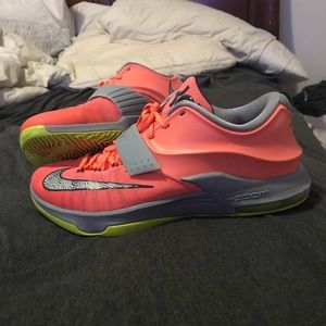 KD 7s 3500 size 13